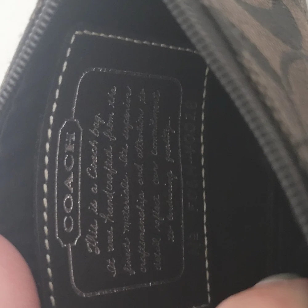 Coach Signature Jacquard Wristlet Black Charcoal Silver Stripe F06M-40028